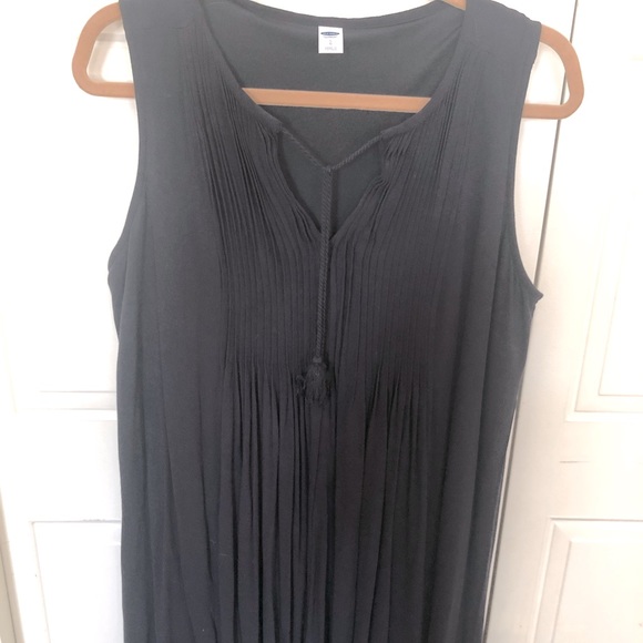 Old Navy Pleated Dress - Picture 2 of 7